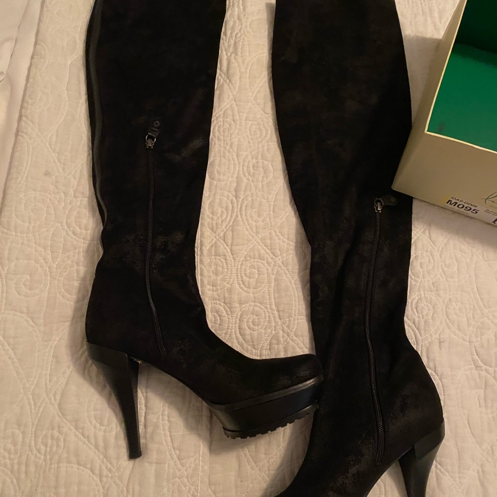 Suede calf boots